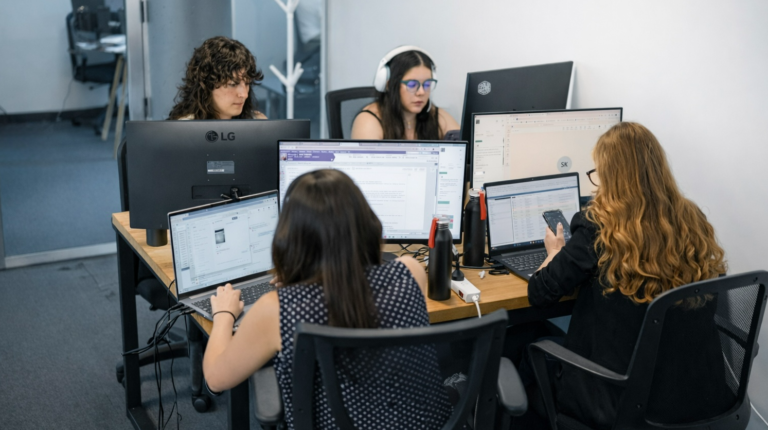 How Organized eFax and Document Management Improves Clinic Efficiency