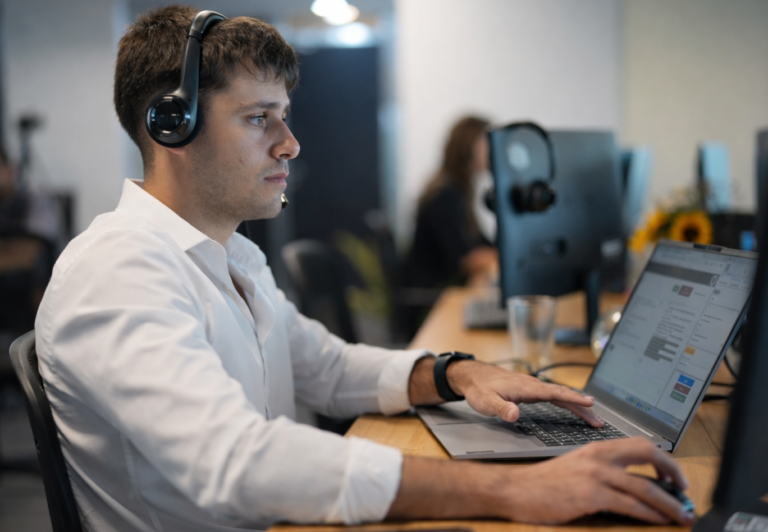 Building a High-Performing Call Center for Small and Mid-Sized Healthcare Groups